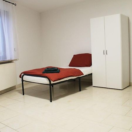 Spacious Apartment In Industrial Area Людвигсбург Экстерьер фото